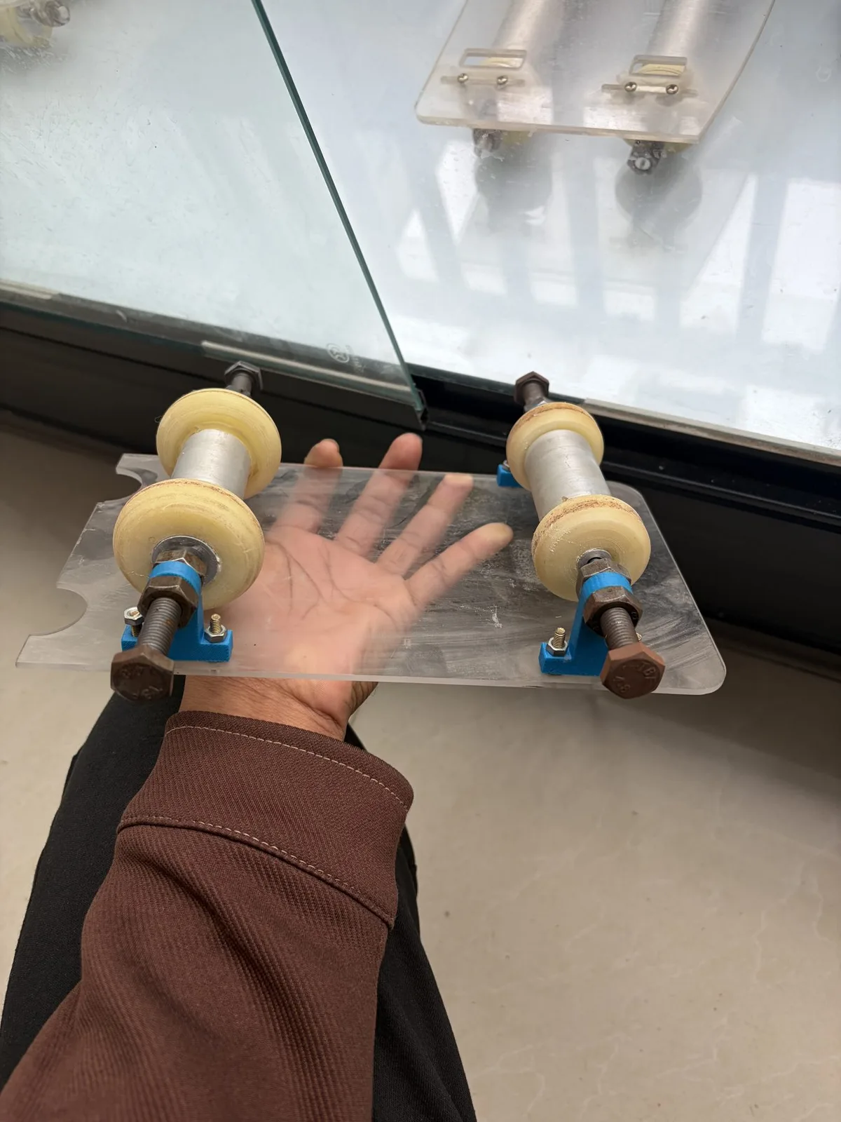 The inertia car held by a wheel